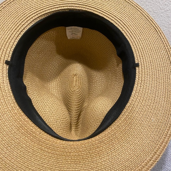 Nice hat - Picture 4 of 5